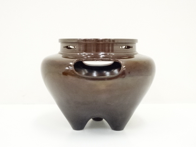  釜師　人間国宝　高橋敬典・鋳物師　金森彦兵衛造　唐銅琉球風炉　田口釜添（共箱）